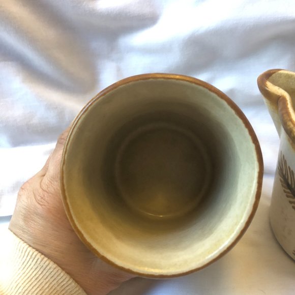 Chatham Pottery Vintage Flower and Pine Creamer and Sugar set - Picture 6 of 11